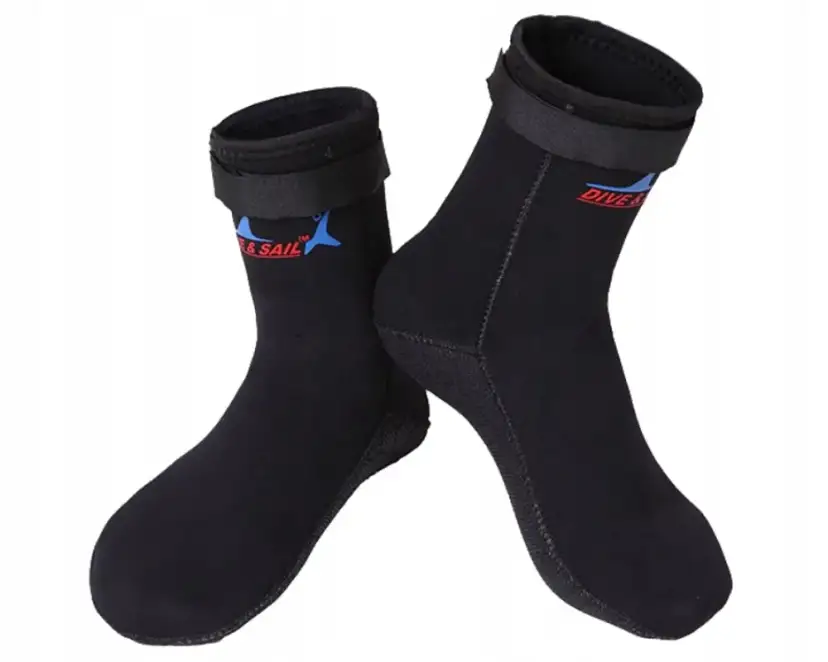 Buty do wody: Wybierz idealne na jeżowce, basen i morsowanie!