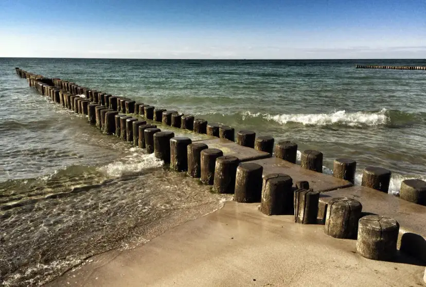 Gdzie najczystsza woda w Bałtyku? Odkryj najlepsze miejsca na wakacje