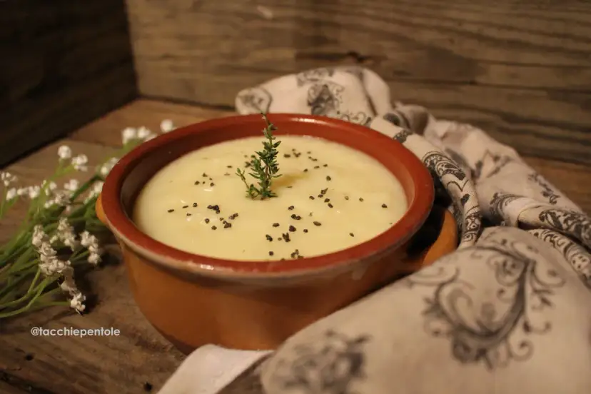 Minestra di Semolino al Latte: Ricetta Facile, Cremosa e Senza Grumi