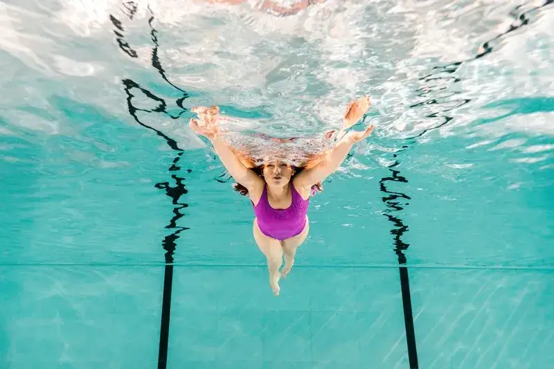 Najlepsze style pływania na odchudzanie - spalaj kalorie skutecznie