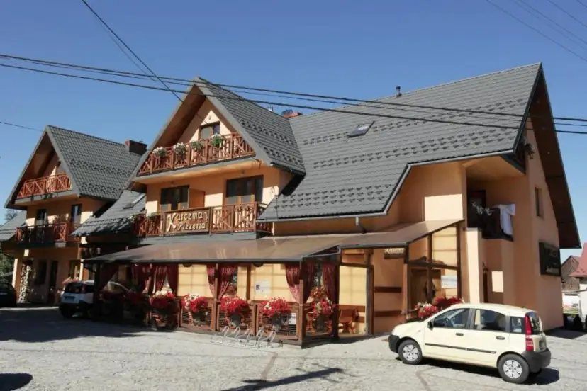 Białka Tatrzańska: Gdzie zjeść? Od karczm po pizzę Twój przewodnik