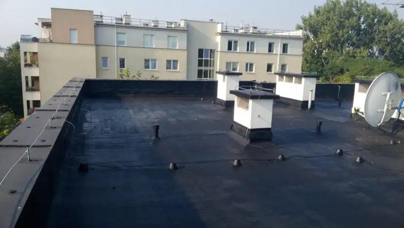 Jak wejść na dach bloku - ważne informacje o bezpieczeństwie i prawie