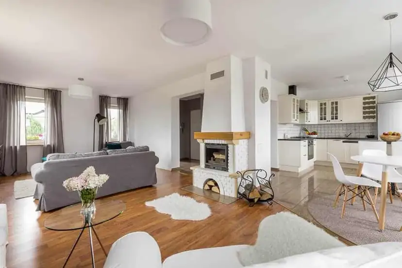 Jakie żyrandole do salonu - wybierz idealne oświetlenie dla siebie