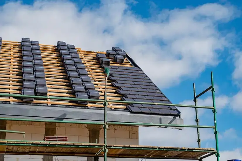 Jak zrobić rusztowanie na dachu - bezpieczne i skuteczne metody montażu