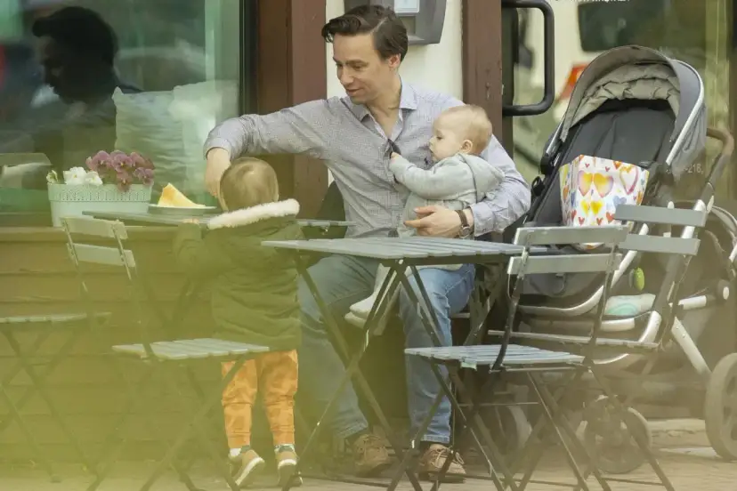 Ile Bosak ma dzieci? Zaskakujące szczegóły o rodzinie polityka