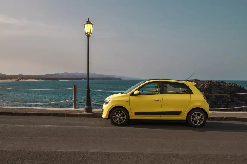 Mandat za parkowanie na chodniku - ile zapłacisz i jak uniknąć kary