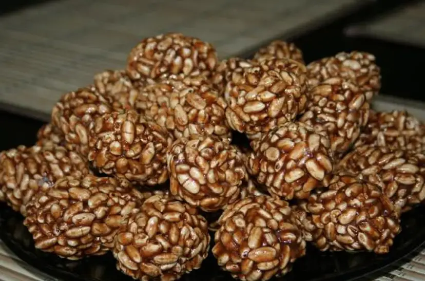 Ryż preparowany: Jak powstaje? Tajemnice chrupkiej przekąski