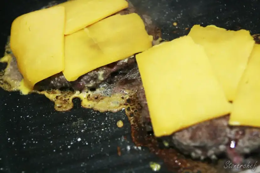 Jaki ser do burgera? Odkryj sekrety idealnej topliwości i smaku