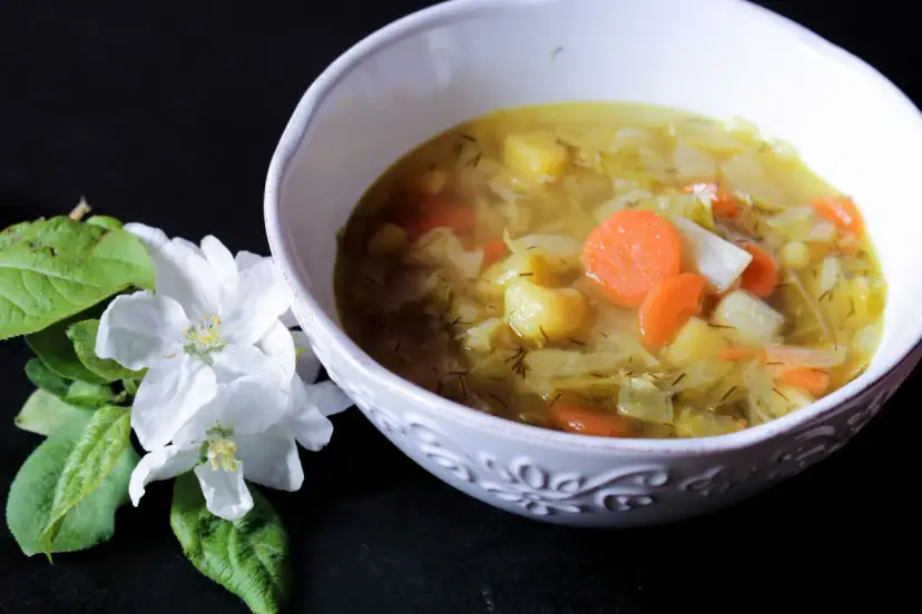 Jak zrobić zupę? Podstawy i triki, by zawsze była pyszna