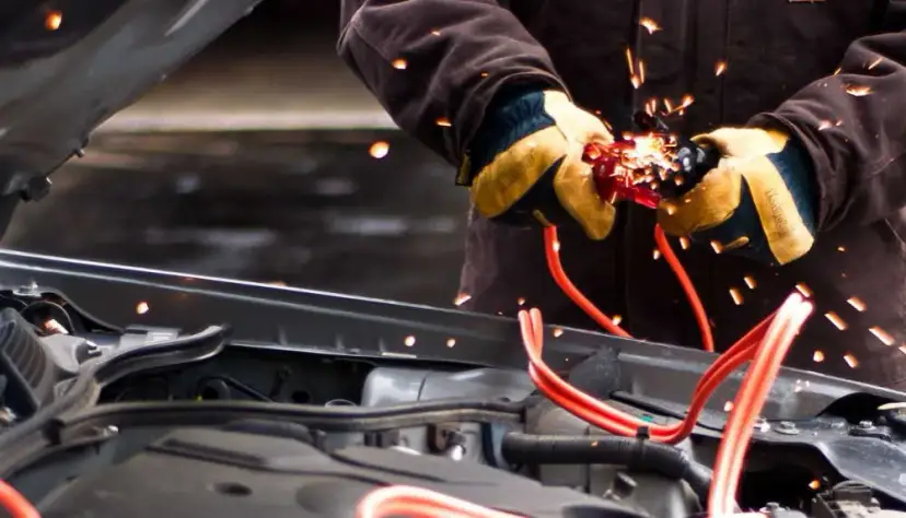 Jaki prostownik z funkcją odsiarczania? Oto najlepsze modele, które ratują akumulatory