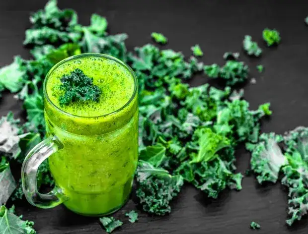 Koktajl z jarmużu na odchudzanie – proste przepisy i zdrowe składniki