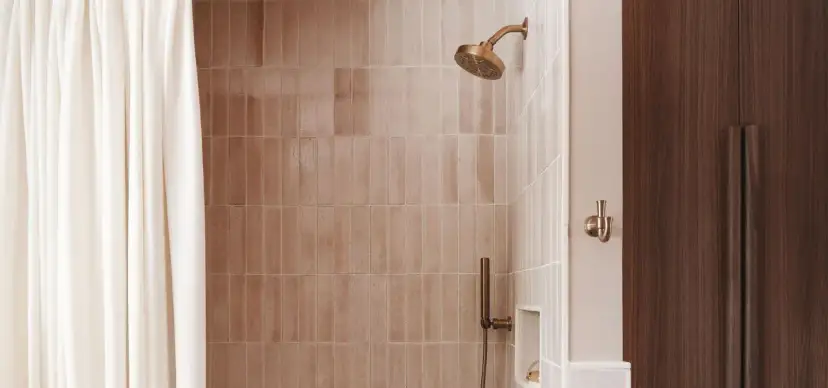 Cortinas de baño: ¿Cómo elegir la perfecta? Resistencia y estilo