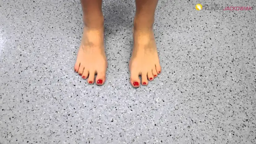 Leczenie haluksów: od ćwiczeń po operację. Co wybrać dla Twoich stóp?
