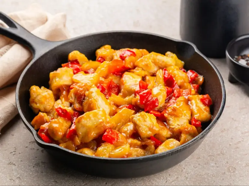 Jak zrobić kurczaka słodko-kwaśnego? Prosty przepis na azjatycką ucztę