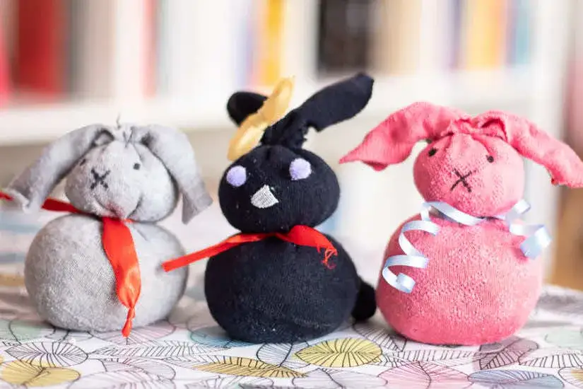 Co zrobić ze skarpetek? 10 kreatywnych pomysłów na ich wykorzystanie