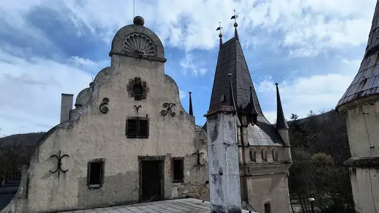 Pałac w Sobótce: Tajemnice historii i architektury, które musisz poznać