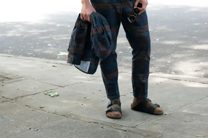 Inspírate con estos outfits perfectos para Birkenstock hombre