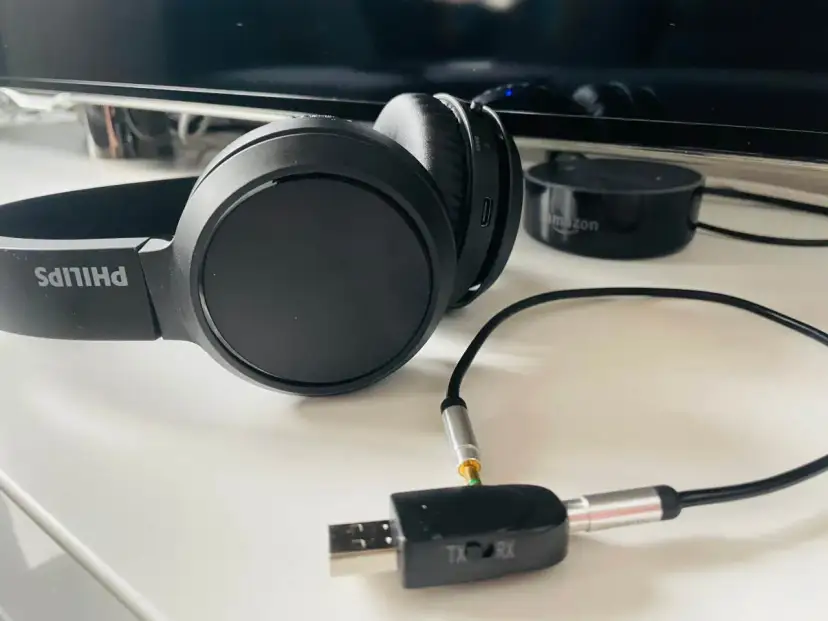 Jak włączyć Bluetooth w TV? Poradnik + transmiter (bez lagów)