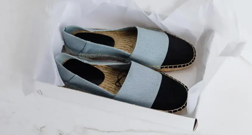 Jak wysłać buty bez obaw o uszkodzenia i wysokie koszty?
