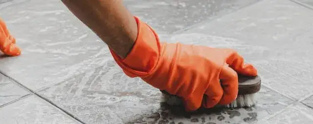 Jak odnowić fugi na podłodze i przywrócić im pierwotny blask