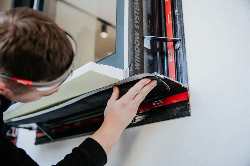 Ościeżnica termo czy warto? Poznaj korzyści i oszczędności energii