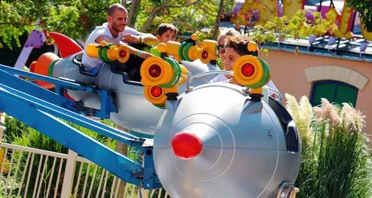 Parque Warner Madrid: Atracciones imprescindibles y guía completa