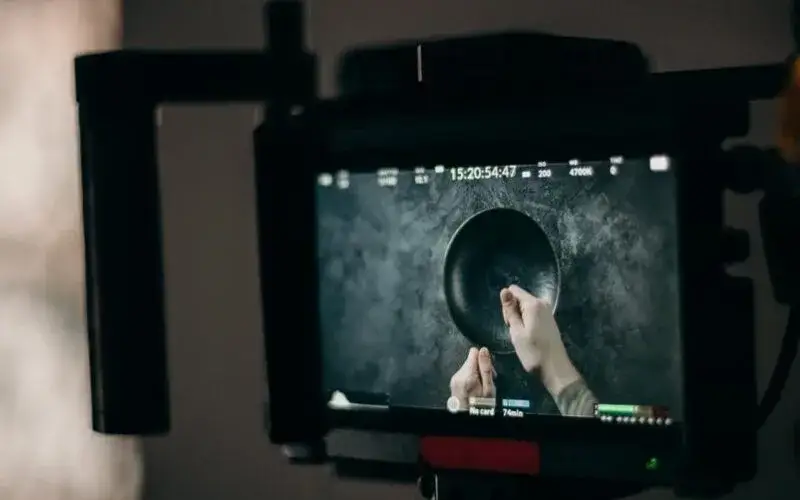 Jak zrobić zdjęcia z filmu w prosty sposób i uniknąć błędów