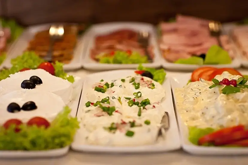 Rewal gdzie zjeść: najlepsze miejsca na pyszne jedzenie nad morzem