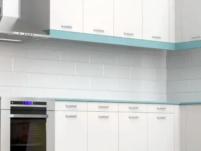 Jak ukryć wentylację w kuchni i zachować estetykę oraz funkcjonalność