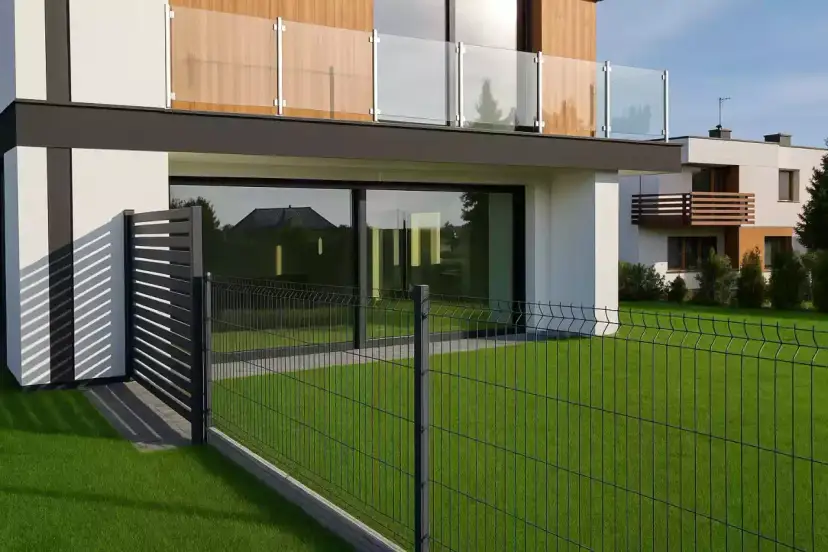 Jak postawić płot - uniknij najczęstszych błędów i kosztów