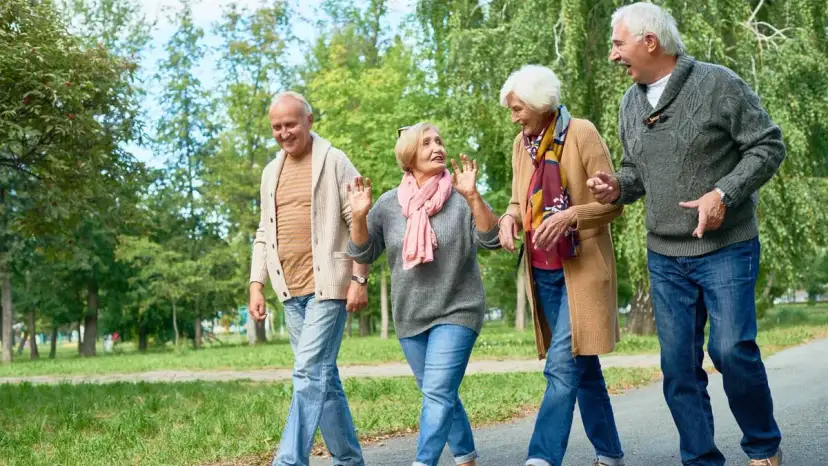 Ile kroków dziennie senior? Realne cele dla zdrowia i energii