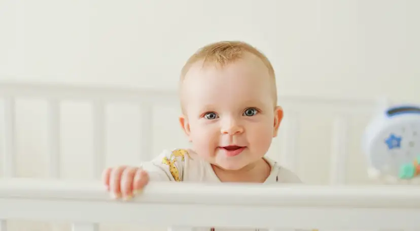 Skok rozwojowy 11 miesiąc: objawy, które mogą zaniepokoić rodziców