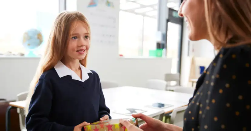 Co napisać w kronice dla wychowawczyni, by wzruszyć i podziękować?