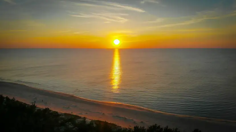 Gdzie na zachód słońca nad Bałtykiem? Najlepsze miejsca i porady