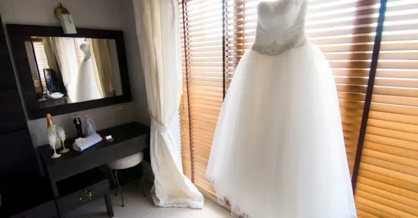 Co zrobić z suknią ślubną? Praktyczne porady na nowy początek