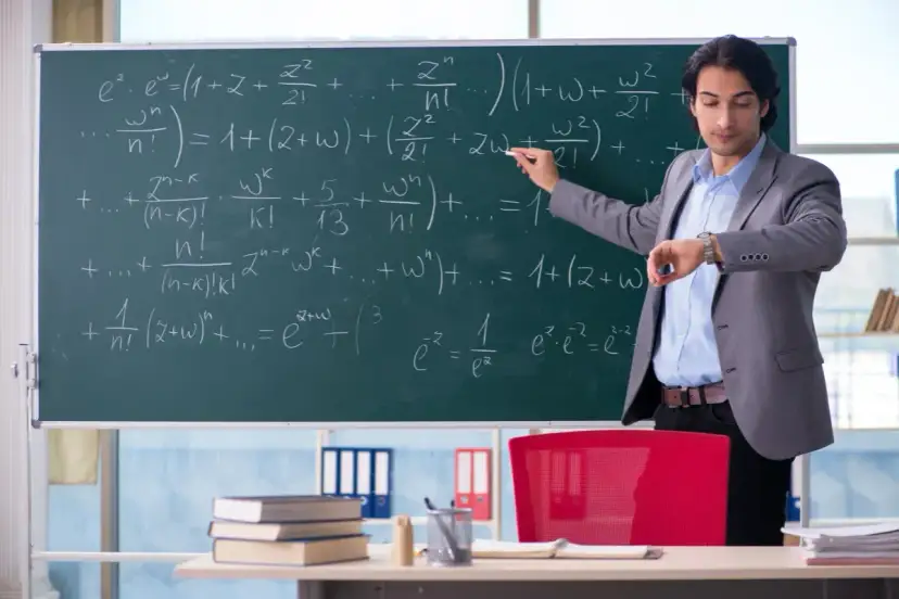 Trzynastka w oświacie: Komu przysługuje i jak ją obliczyć?