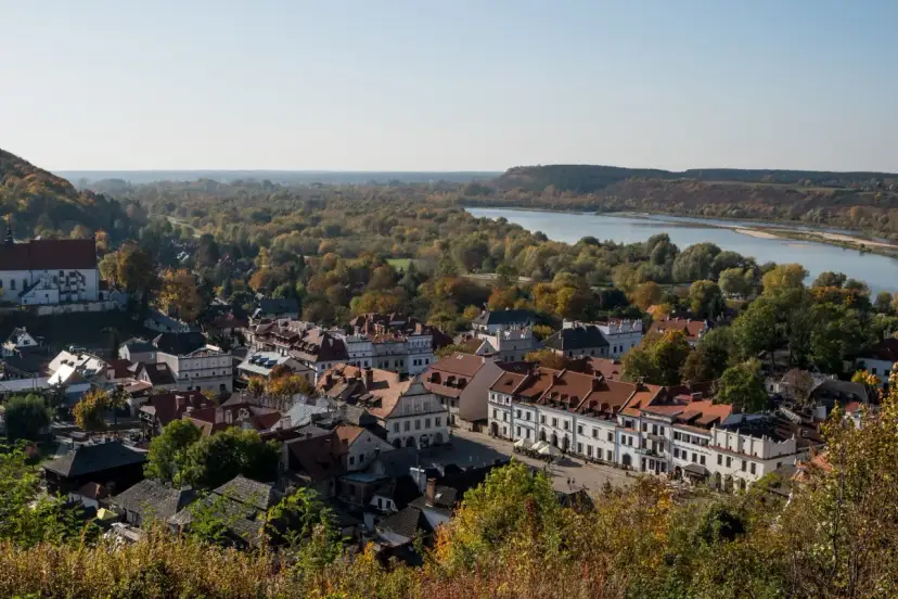 Gdzie Transbus zatrzymuje się w Kazimierzu Dolnym? Dokładny adres!