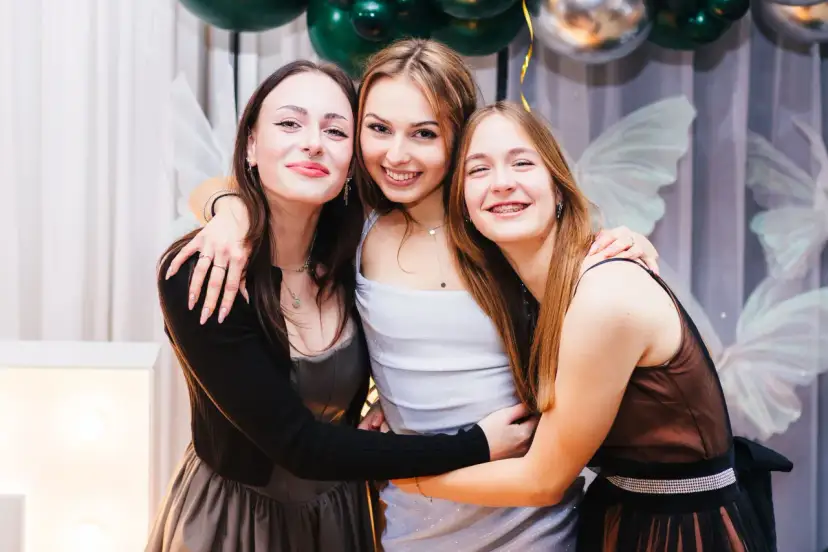 Fotograf na 18-stkę: Cennik, pakiety i jak nie przepłacić