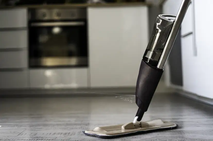 Mop ze spryskiwaczem: Gdzie kupić i na co zwrócić uwagę?