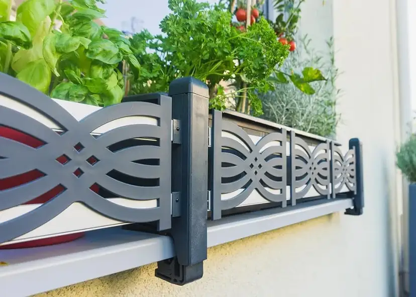 Barierka na parapet zewnętrzny: Jak zamontować bez wiercenia?