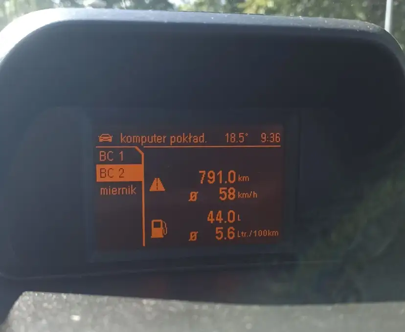 Opel Meriva 1.4: Ile paliwa w baku? Zasięg i triki na oszczędność