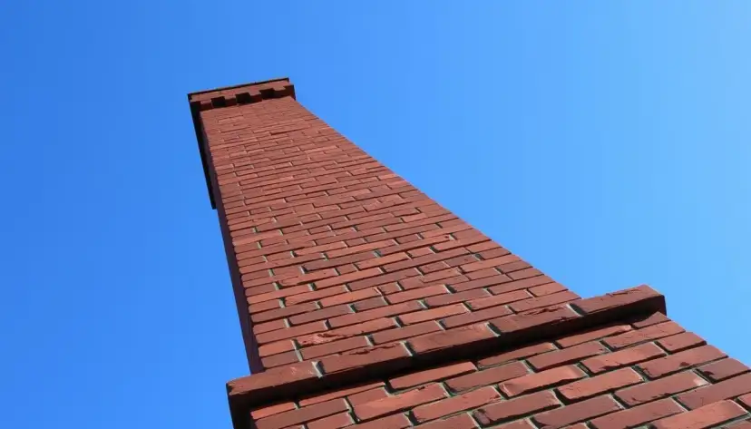 Ile cegieł na komin? Oblicz dokładnie, uniknij zbędnych kosztów