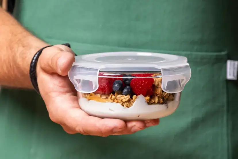 Co zabrać do jedzenia na długą podróż autokarem? Sprawdzone porady