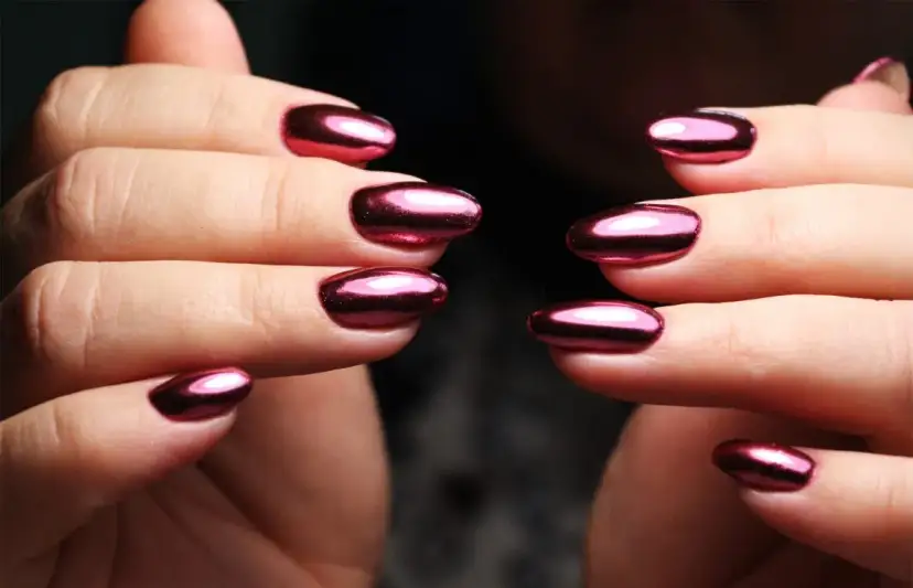 Efekt lustra na paznokciach: Poradnik krok po kroku