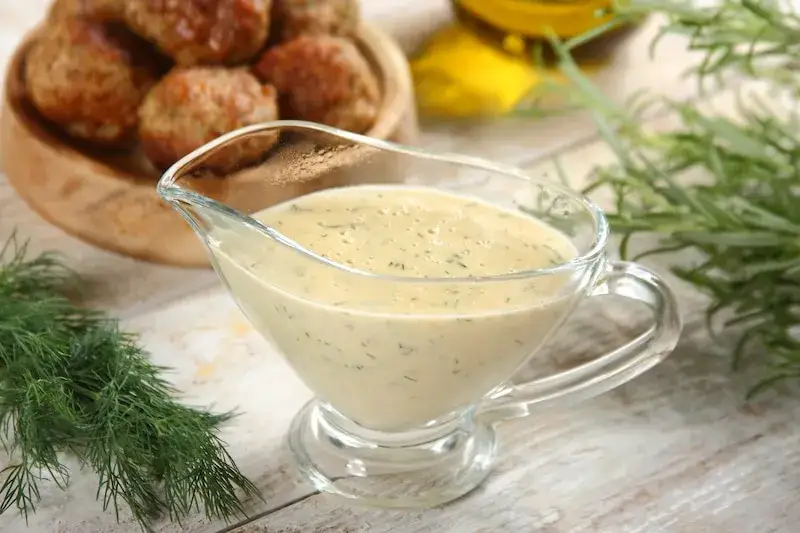 Jak zrobić sos koperkowy – prosty przepis na idealny dodatek do dań