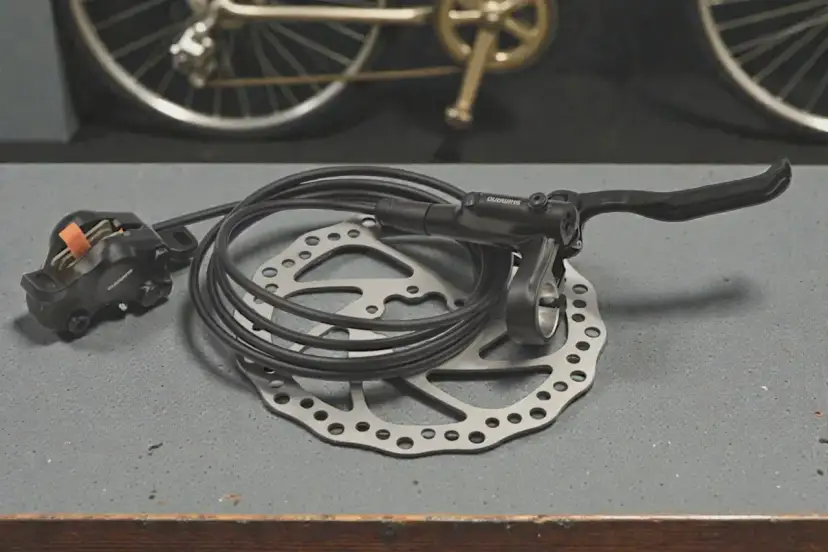 Jak wyregulować hamulce tarczowe w rowerze? Poradnik krok po kroku