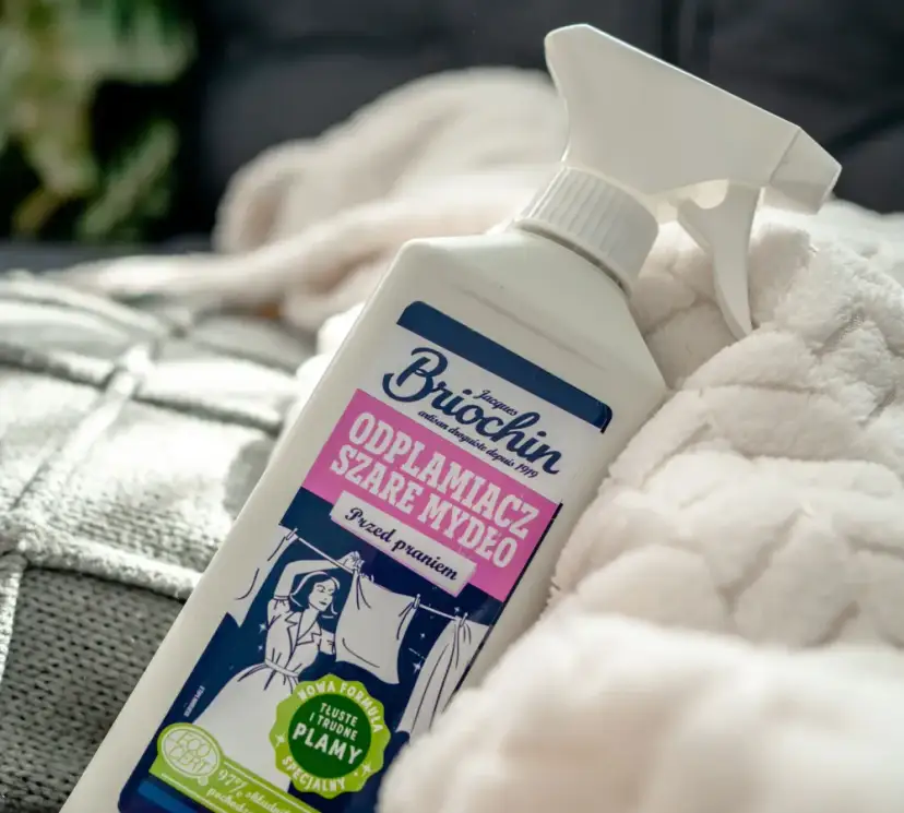 Jak usunąć krew z białej koszuli - skuteczne metody i porady