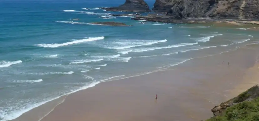 Majówka z ciepłą wodą: Gdzie morze ma 20-30°C? Sprawdź!