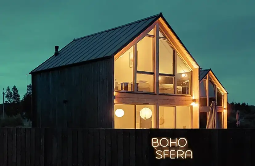 Jak znaleźć nocleg nad morzem i uniknąć wysokich kosztów?