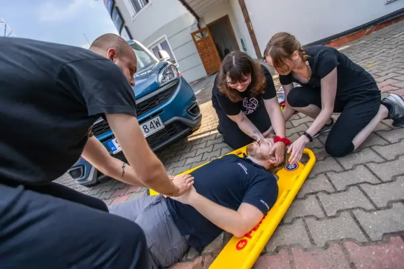 Jak zrobić kurs ratownika medycznego i uniknąć najczęstszych błędów